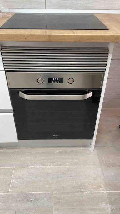 Planta Baja Moderna Y Nueva A Estrenar En El Centro Ciudad 2 Habitaciones Y 2 Banos Elche Exteriör bild