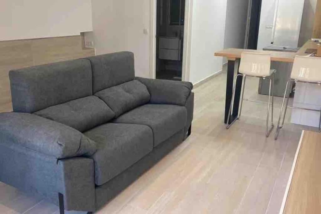 Planta Baja Moderna Y Nueva A Estrenar En El Centro Ciudad 2 Habitaciones Y 2 Banos Elche Exteriör bild